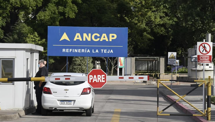 Vestidos como trabajadores de la planta de ANCAP La Teja, dos delincuentes se llevaron 3 millones de pesos