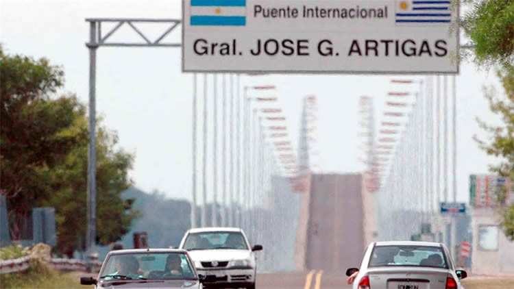 Los turistas que ingresen a Uruguay en sus vehículos tendrán descuentos en combustible