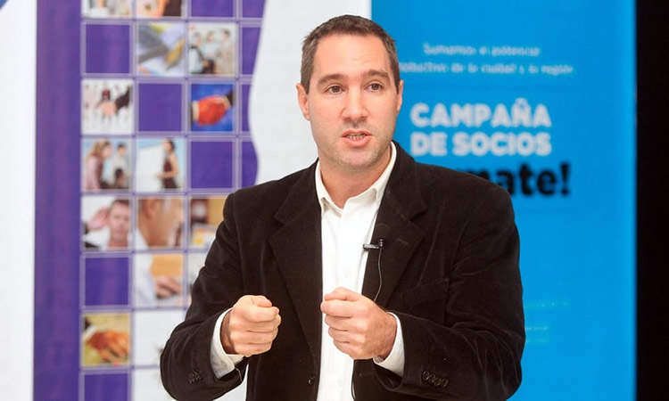 Di Pace: “Nadie dejará parado el auto porque no se acepten tarjetas de crédito en las Estaciones de Servicio”