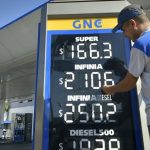 Alberto Fernández afirmó que “cuando aumenta la nafta suben los precios” y los estacioneros le salieron al cruce