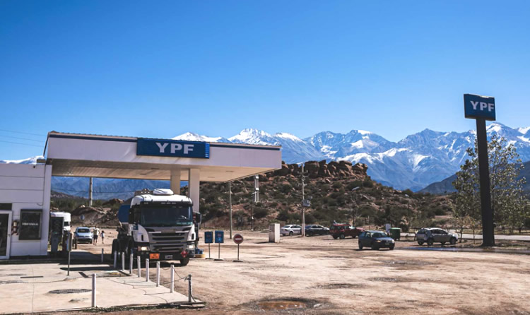 Cine argentino: Llega al streaming el documental que revela cómo YPF produce la energía en todo el país