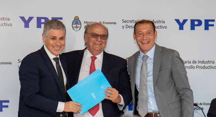 El Gobierno lanza una línea de créditos a tasa bonificada para proveedores de YPF