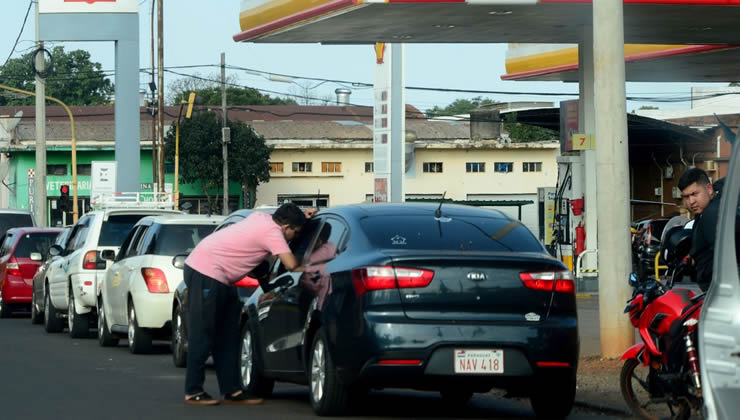 Estaciones de Servicio de zonas fronterizas se preparan para recibir más demanda de extranjeros
