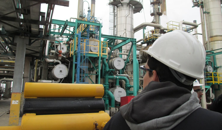 ANCAP denuncia “falta de colaboración de los diferentes sectores del sindicato” y evalúa parar la refinería