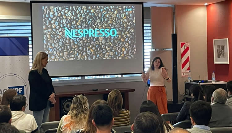 Operadores de YPF profundizaron su conocimiento sobre el desarrollo de la Experiencia del Cliente