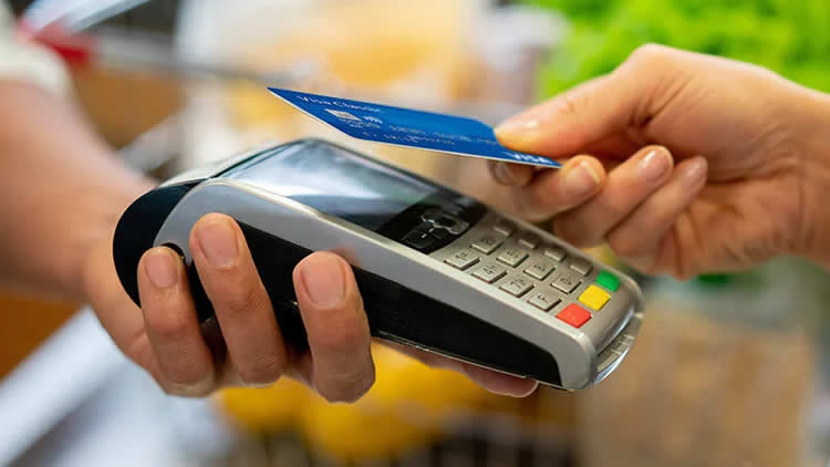 Estacioneros acompañan nuevas normativas de seguridad para el pago con tarjetas