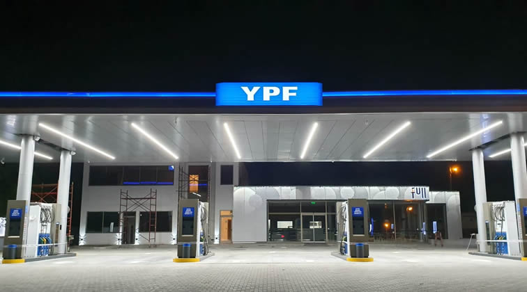 Lograr la mejor iluminación con estándares YPF también en las playas de estacionamiento