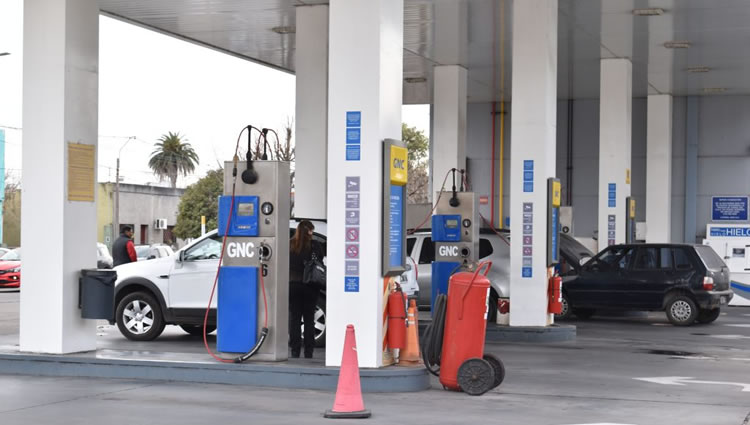Preocupación en el Litoral del país por el fuerte ajuste del transporte y la distribución del gas para GNC