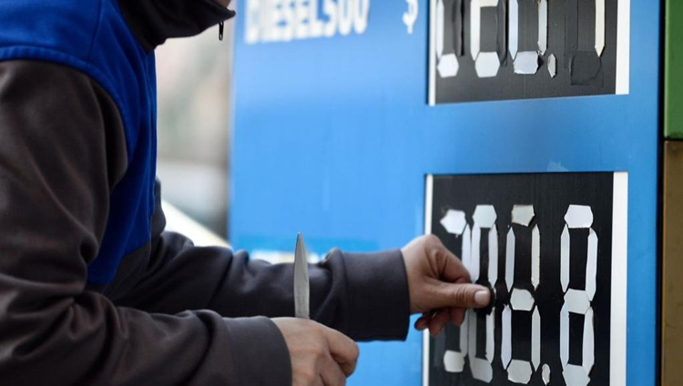 Si en julio se actualizan los impuestos a los combustibles, los precios deberían subir entre un 9 y un 15 por ciento