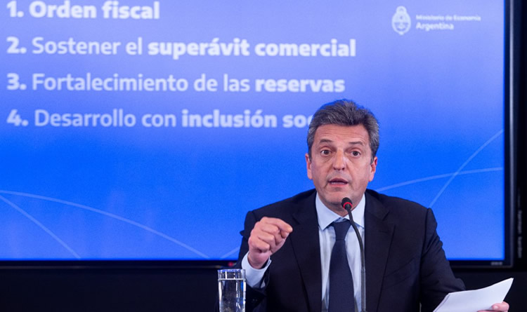 Ante el riesgo devaluatorio, los proveedores de Estaciones de Servicio reclaman un “dólar surtidor”