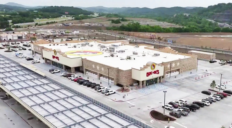 Se inauguró la Estación de Servicio más grande del mundo: 120 surtidores y hasta un record Guinness