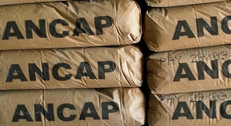 ANCAP necesita más de 4 veces la cantidad de horas-hombre para producir una tonelada de cemento que la competencia