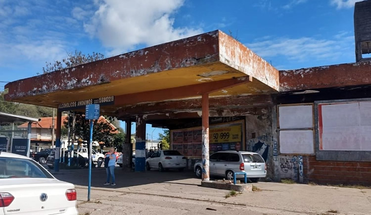 Devaluación y embargos tributarios: Un combo letal para las Estaciones Blancas