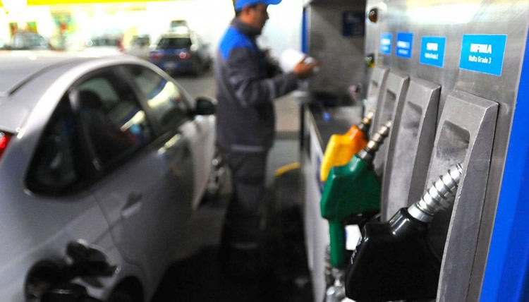 Gremio de petroleros aclara que no avanzará sobre los convenios de trabajadores de Estaciones de Servicio
