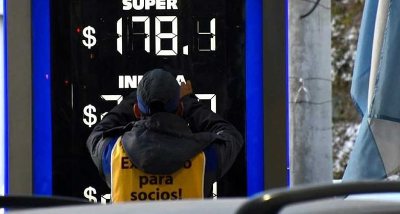 Tras la devaluación del peso suben fuerte los precios mayoristas y es inminente un aumento en los surtidores