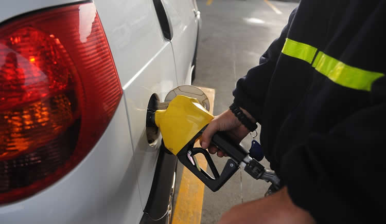 El Poder Ejecutivo decidió absorber una parte de la suba de los combustibles para el mes de setiembre
