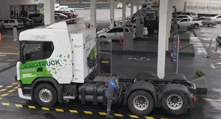 YPF inaugura el primer mojón del Corredor Verde para vehículos pesados a GNC