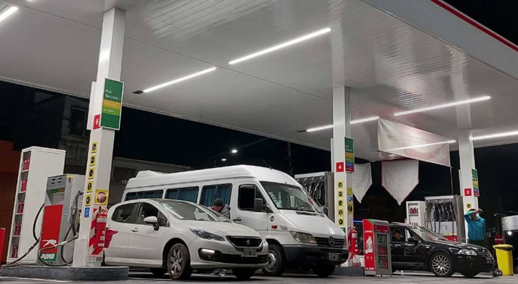 Diseñando la iluminación ideal para Estaciones de Servicio: una solución para cada espacio