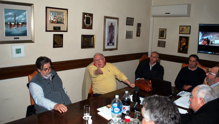 Uruguay: Estacioneros plantean eliminar el sistema de porcentaje para pago de combustible con tarjeta de débito