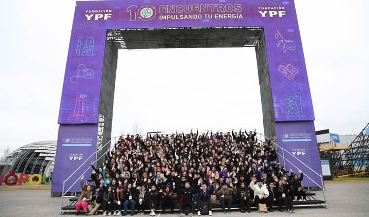 La Fundación YPF reunió a 330 estudiantes en el marco de su programa anual de becas