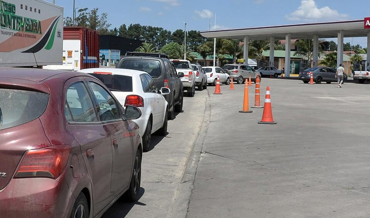 Por el desabastecimiento de combustible en Argentina, se constató un leve repunte de ventas en estaciones de Salto y Paysandú