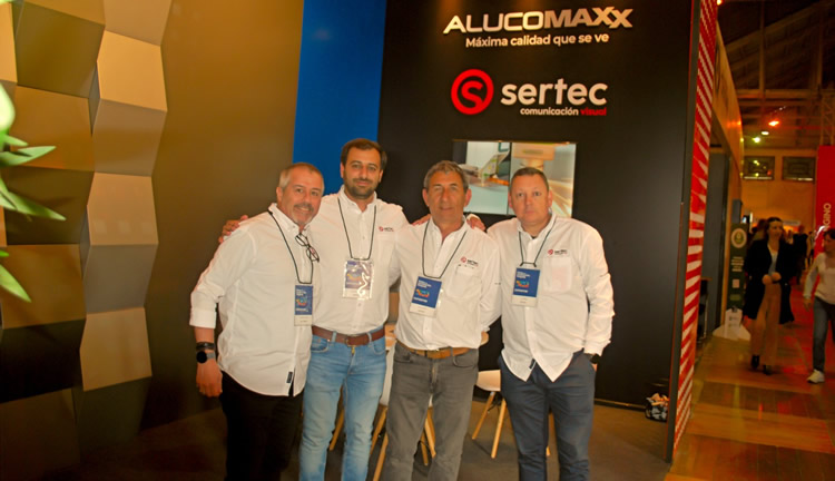 Presentaron un nuevo compuesto para las cenefas de la estación que no se oxida ni requiere mantenimiento