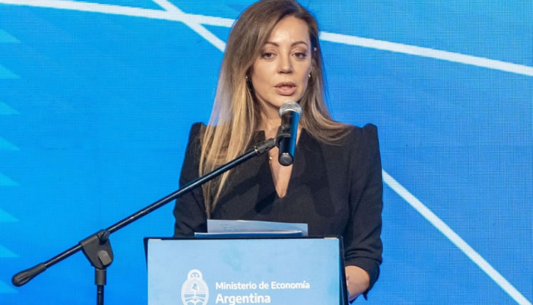 El gobierno anunció el fin de los congelamientos de precios de los combustibles en el surtidor