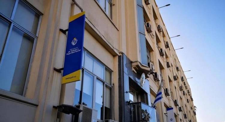 Uruguay: Trabajadores de Estaciones de Servicio firmaron un convenio con nuevas cláusulas y mejoras salariales