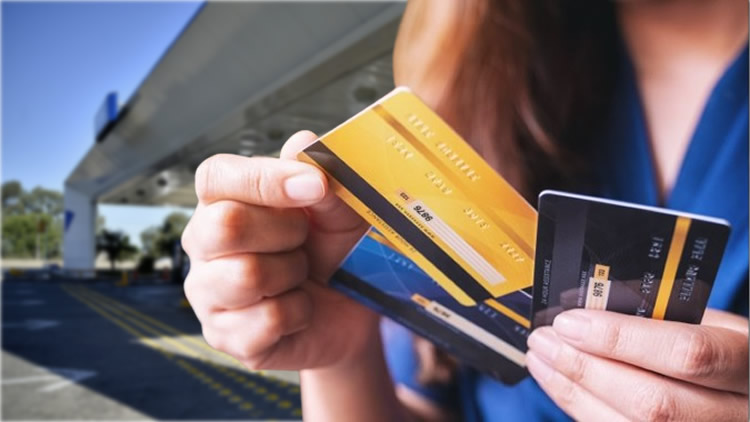 Pagos con tarjetas: lo que modifica el DNU de Milei y cómo impacta en Estaciones de Servicio