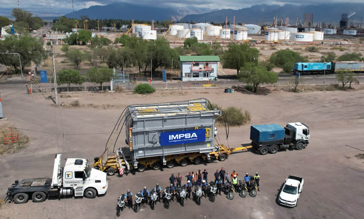 Trasladan una nueva pieza de IMPSA a la refinería de YPF en Luján de Cuyo