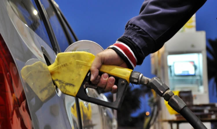 El Poder Ejecutivo de Uruguay estableció precios de combustibles para marzo con aumentos de 1 pesos por litro