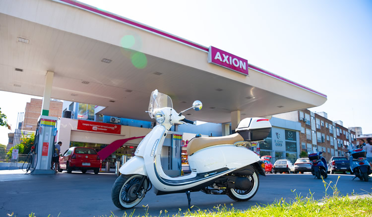 Uruguay: AXION energy regalará 87 motos a los clientes que carguen en las estaciones adheridas de todo el país