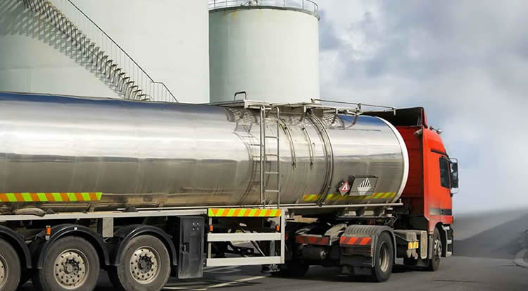 La distribución mayorista de combustibles pone en riesgo la recuperación de las ventas