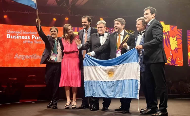 Raízen Argentina fue premiada mundialmente por sus iniciativas orientadas a consolidar el crecimiento de su red de Estaciones de Servicio