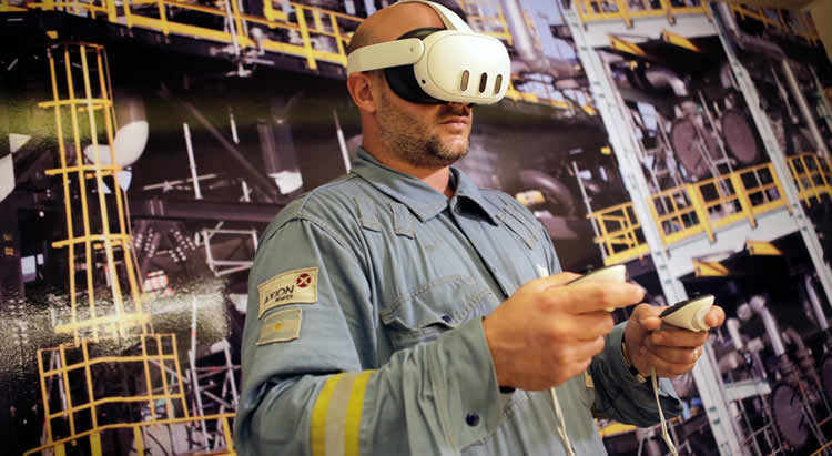 AXION energy expande su estrategia de capacitación con cascos de realidad virtual