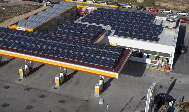 Impulsado por el aumento de tarifas crece el auge de la energía solar en las Estaciones de Servicio