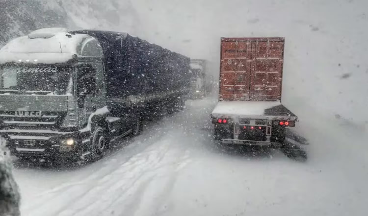 Estaciones de Servicio: Pilares de atención en zonas de climas extremos