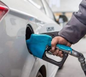 El Gobierno actualizó parcialmente los impuestos a los combustibles