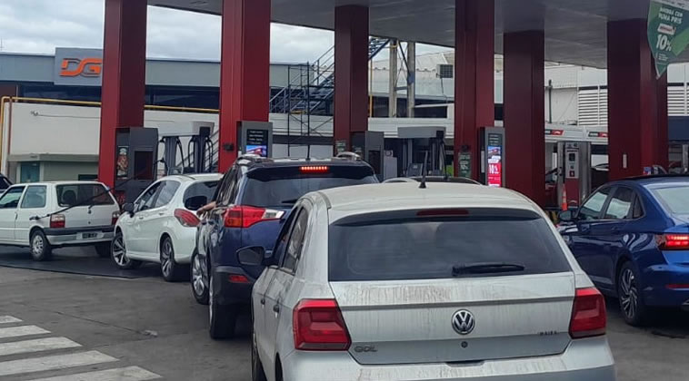 Por un tributo, las Estaciones de Servicio quedaron inmersas en una “batalla cultural”