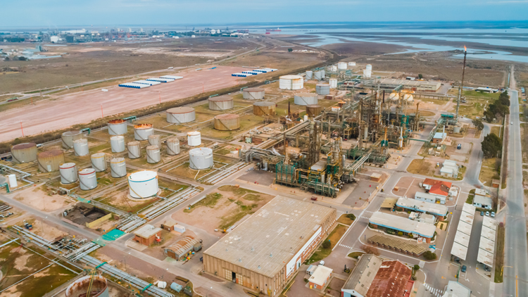 Trafigura impulsa su capacidad exportadora con un envío de 70.000m3 de petróleo a mercados internacionales