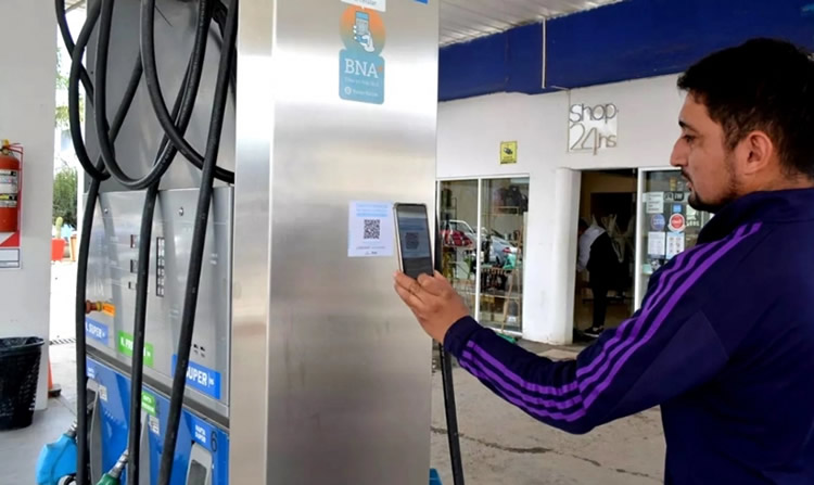 Tecnología al servicio del consumidor: Analizan incorporar códigos QR en los surtidores para conocer la calidad del combustible