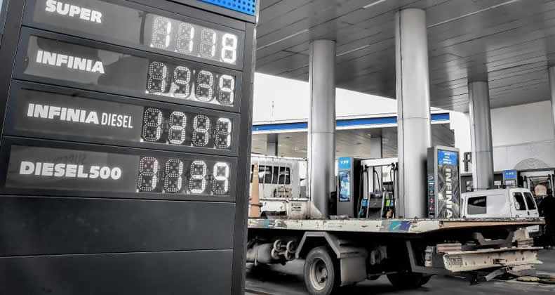 En términos reales: Los precios de los combustibles en octubre se ubicaron un 20 por ciento por debajo de los valores de febrero