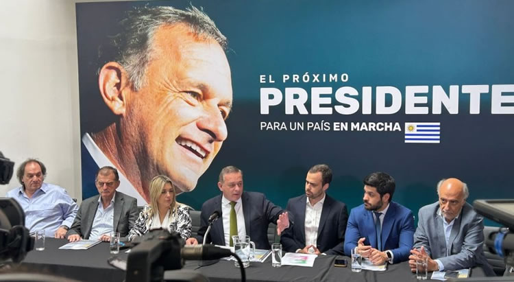 Programa de “Coalición Republicana” plantea eliminar restricciones que reducen la competencia en la distribución de combustibles
