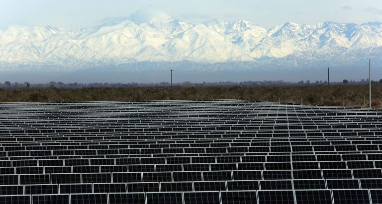 Estacioneros continúan las gestiones para poner en marcha un parque solar para abastecer de electricidad a 20 Estaciones de Servicio