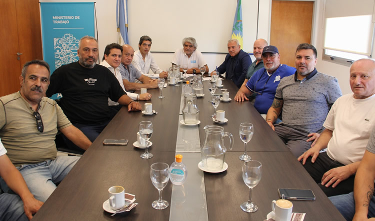 Provincia de Buenos Aires y sindicato de trabajadores de Estaciones de Servicio unidos contra el autodespacho de combustibles