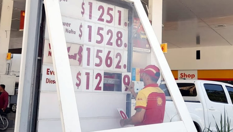 Desde ahora las Estaciones de Servicio podrán exhibir el precio de los combustibles en dólares