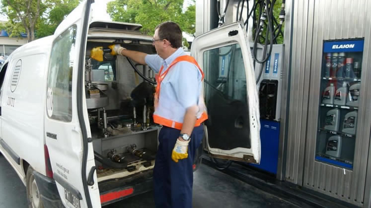 La falta de presupuesto paraliza el control de calidad de combustibles en Estaciones de Servicio