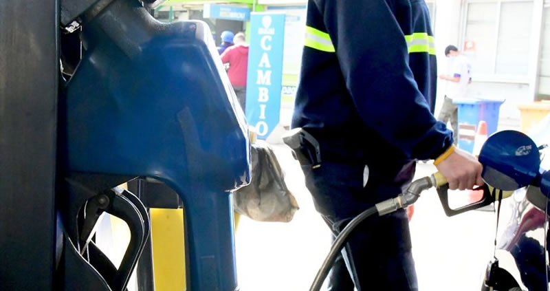 Comparativa regional: Uruguay encabeza el ranking de impuestos al combustible