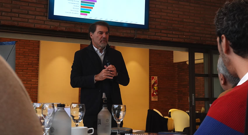 Zuchovicki: “Ya no alcanza con sobrevivir, hay que construir con lo que hay”