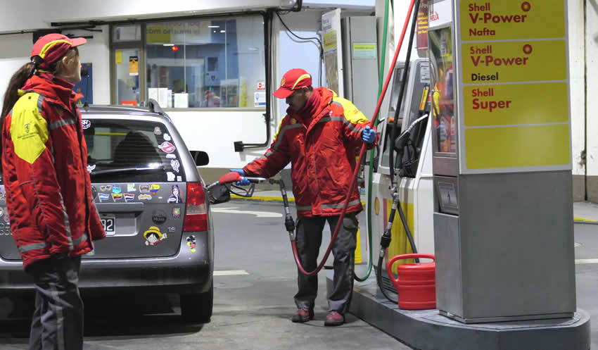 Empleados de Estaciones de Servicio comenzaron la negociación salarial: ¿Cuánto reclaman de aumento?